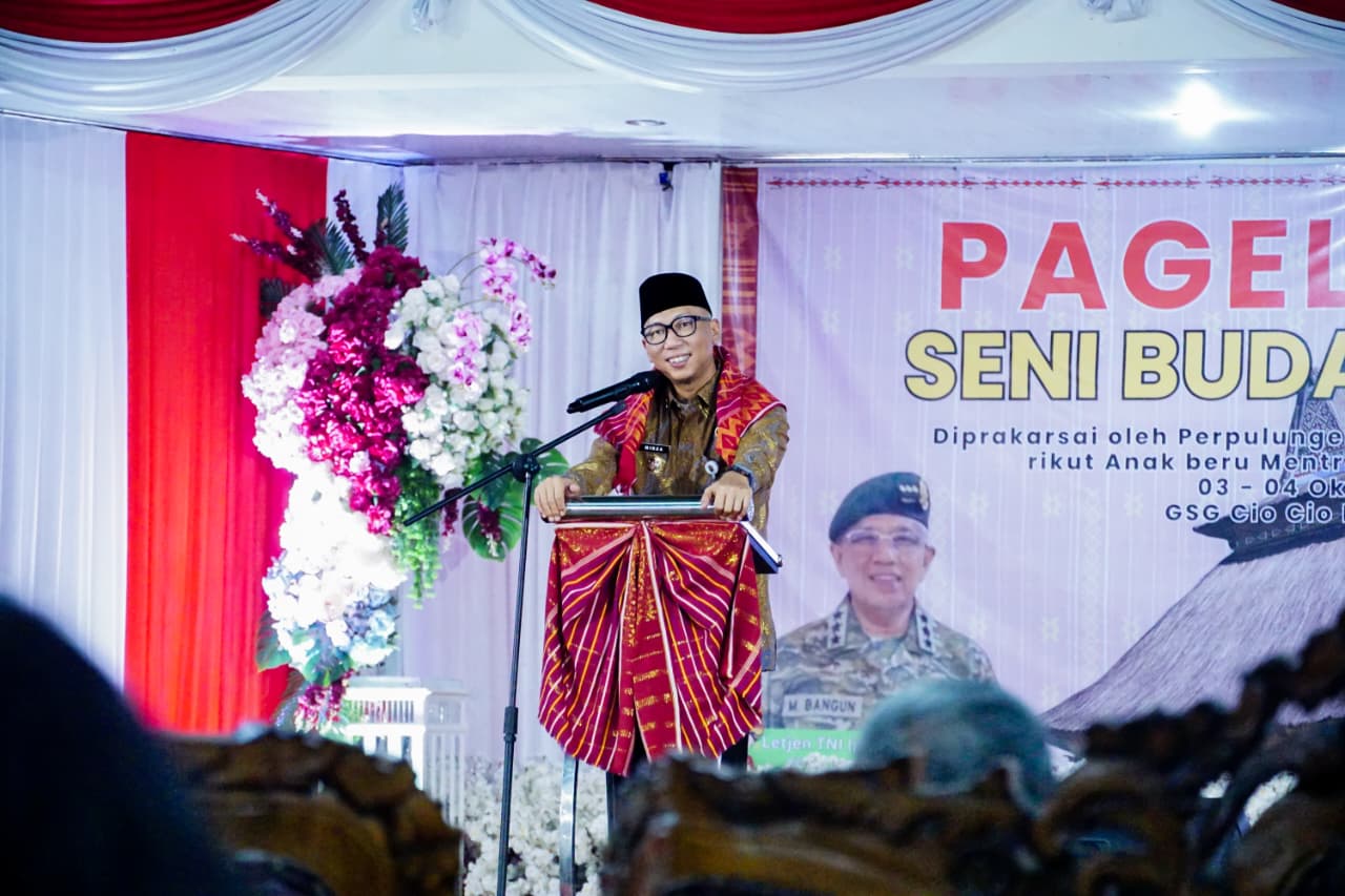 Hadiri Pagelaran Budaya Karo, Gubernur Mirza Ajak Generasi Muda Lestarikan Budaya